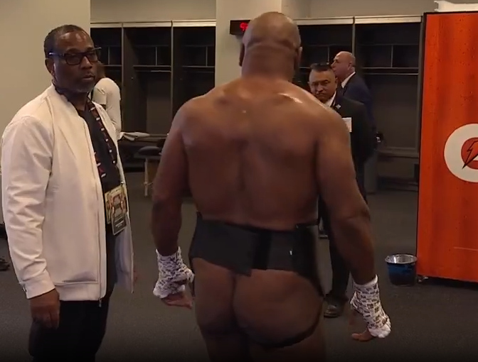 Video: Netflix Comete Gafe e Exibe Bumbum de Mike Tyson Durante Transmissão Ao Vivo!