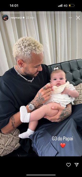 A 03 DO PAPAI! 🥰 Neymar encanta ao postar foto com a caçulinha Helena no colo