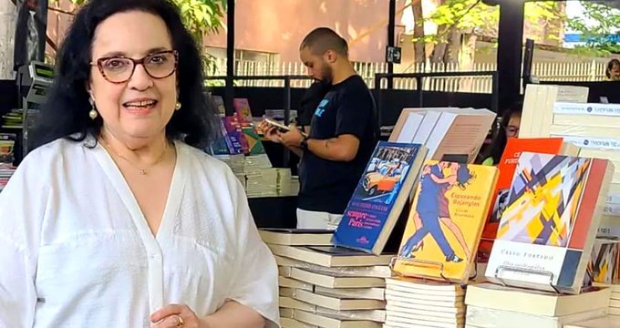 🔥 Rosa Freire D’Aguiar leva o Jabuti de Livro do Ano com “Sempre Paris”!