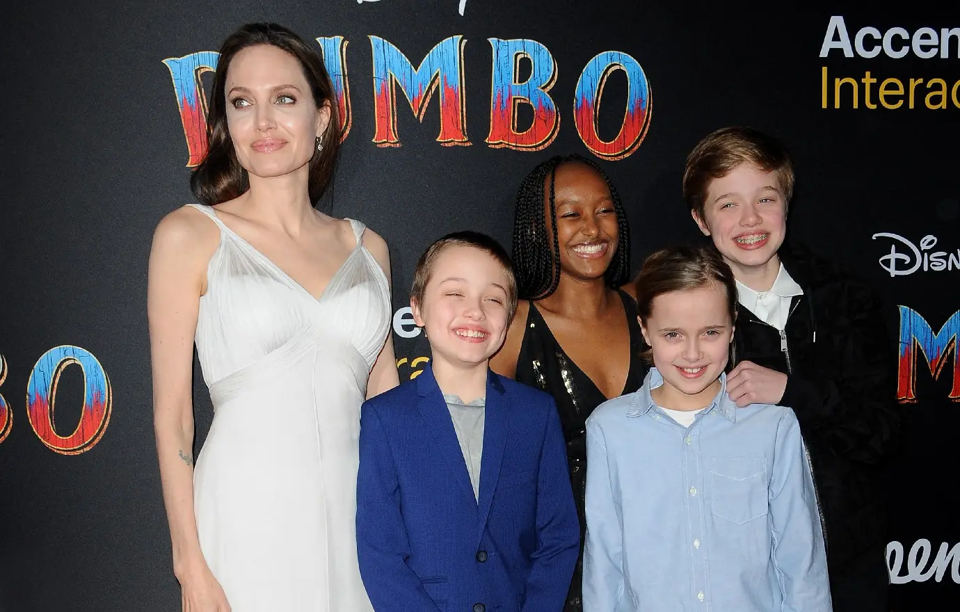 Angelina Jolie farpa Brad Pitt